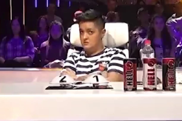 MARIJA ŠERIFOVIĆ BESNA KAO RIS! Pevačica stigla na snimanje, a zbog OVOG detalja svi su u ŠOKU! (VIDEO)