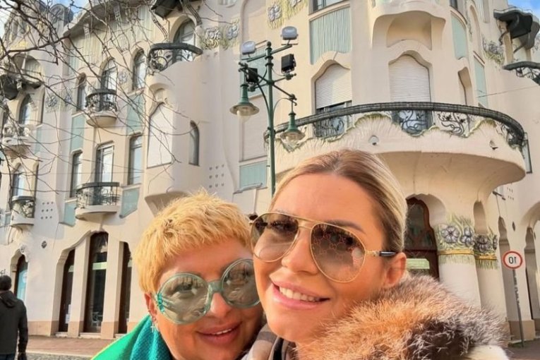 Dea Đurđević sa majkom