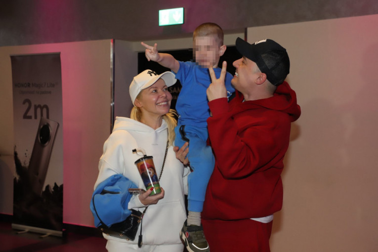 Poslednji krug momci premijera filma