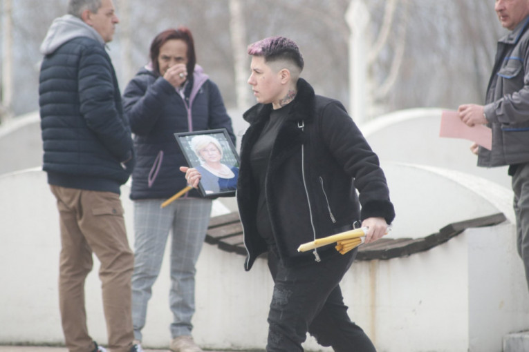 Sahrana Matorine majke