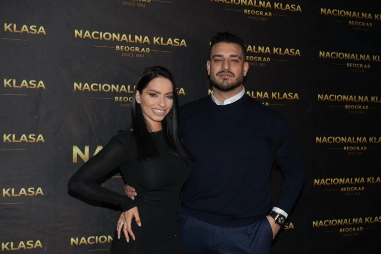 O NAJNOVIJOJ OBJAVI DARKA LAZIĆA BRUJI CELA NACIJA! Sve zavšilo na mrežama, Katarini poruke stižu sa svih strana! (FOTO)