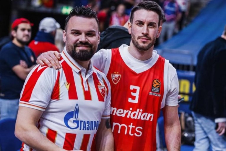 "Uber arena" obojena u crveno-belo