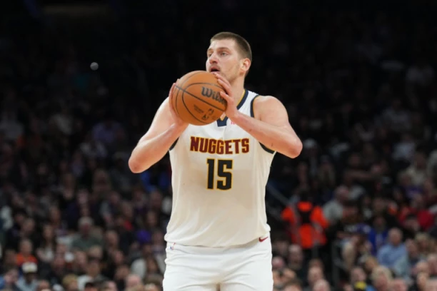 AMERIKANAC NEMA DILEMU KO ĆE BITI MVP: "U proseku ima tripl-dabl, ima bolje brojeve od Šeja!"