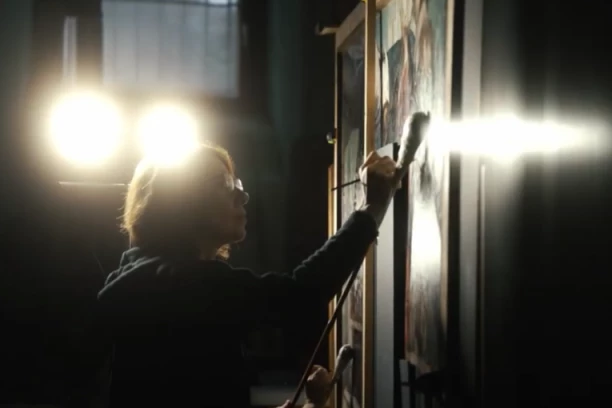 UNIŠTILA JE SLIKU NEPROCENJIVE VREDNOSTI! Poseta muzeju završena skandalozno - HITNO SE OGLASIO DIREKTOR!