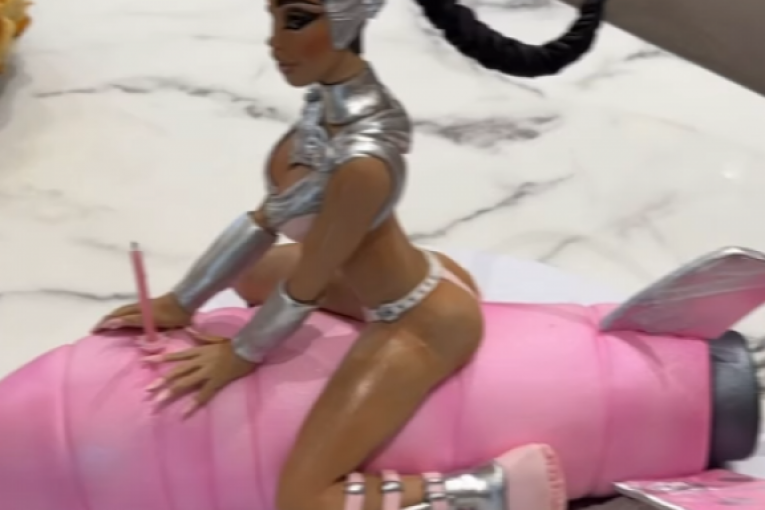 Torta koju je Teodora dobila