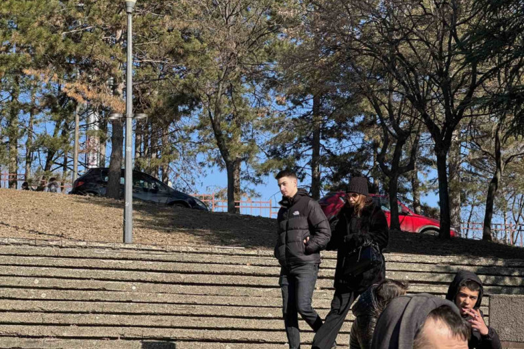 Sin i supruga Dejana Matića na sahrani