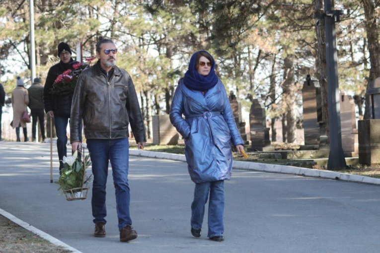 Gagi Jovanović i Branka Pujić na sahrani Dejana Matića