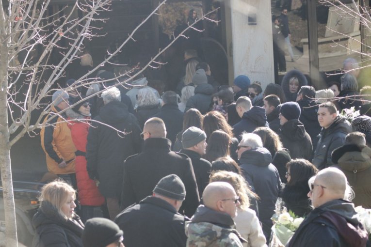 Gagi Jovanović i Branka Pujić na sahrani Dejana Matića