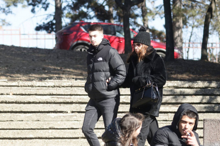 Sin i supruga Dejana Matića na sahrani