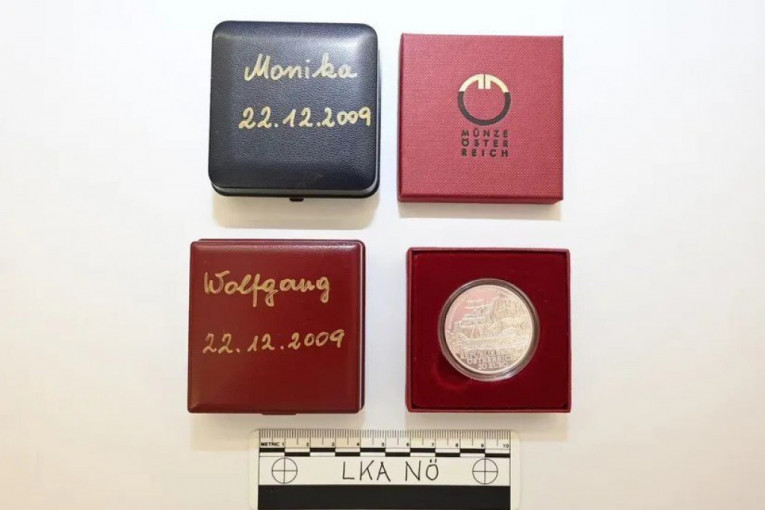 Zaplenjeno zlato i satovi kod šamanke Marijane M.