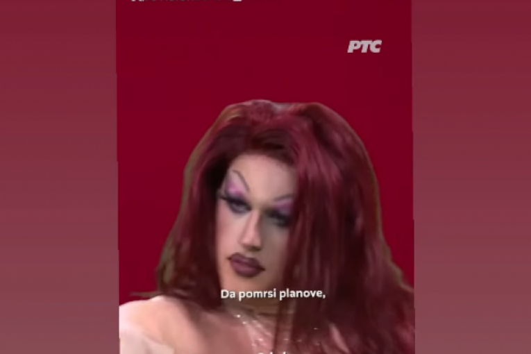 Klinac opleo po Harem devojkama