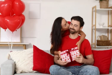 NA OVAJ POKLON PADAJU I ON I ONA, BIĆE VATRENO: 6 idealnih darova za Dan zaljubljenih, provod je zagarantovan!