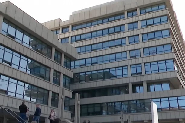 MUŠKARAC (58) PRETIO TUŽITELJKI SMRĆU! Drama u Brusu!