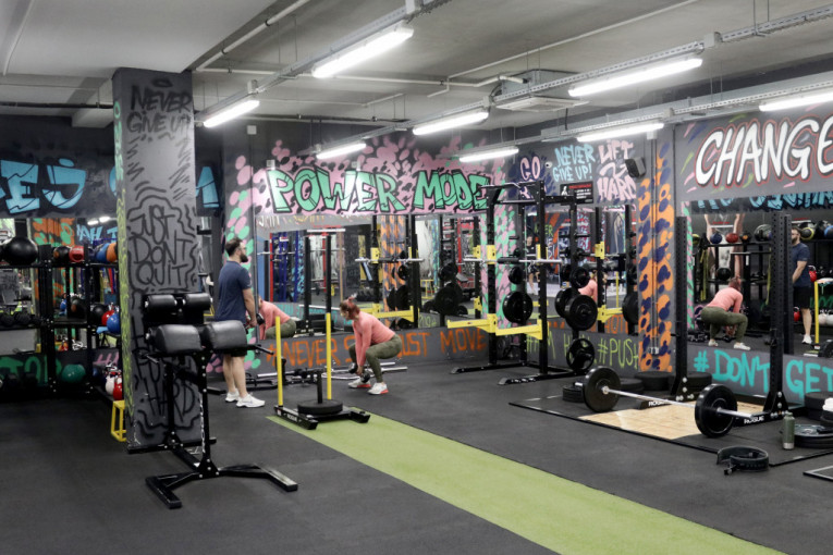 "Ahilej" teretana na Karaburmi