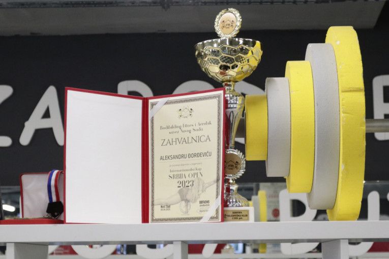 "Ahilej" teretana na Karaburmi