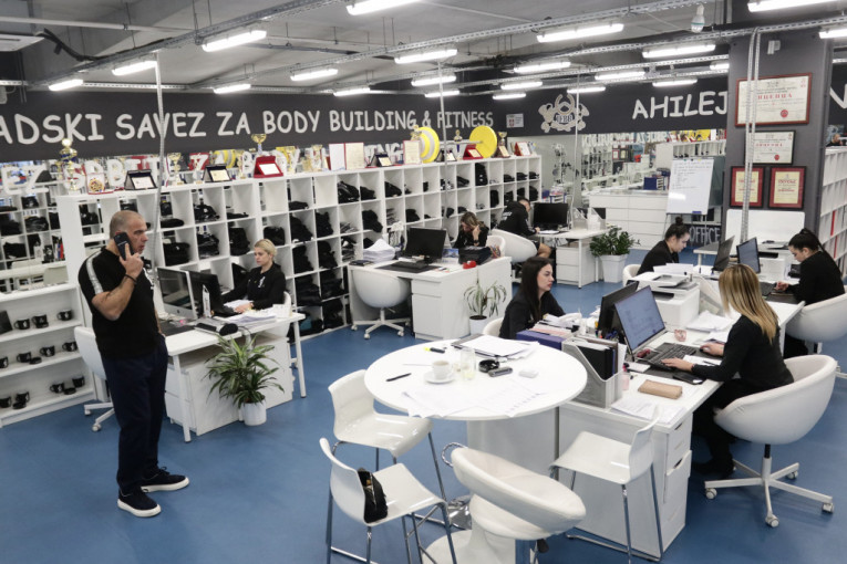 "Ahilej" teretana na Karaburmi