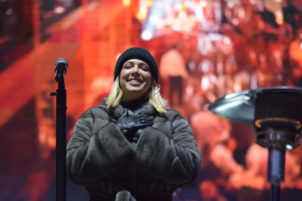 MILICA TODOROVIĆ UHVAĆENA U KRAĐI: Pevačica ODMAH morala da objasni o čemu se radilo tada!