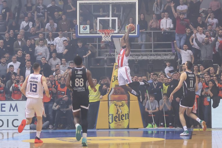 Kodi Miler Mekintajer postiže poslednje poene na derbiju