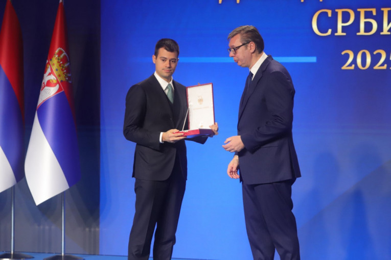 Aleksandar Vučić dodeljuje ordenje na Dan državnosti