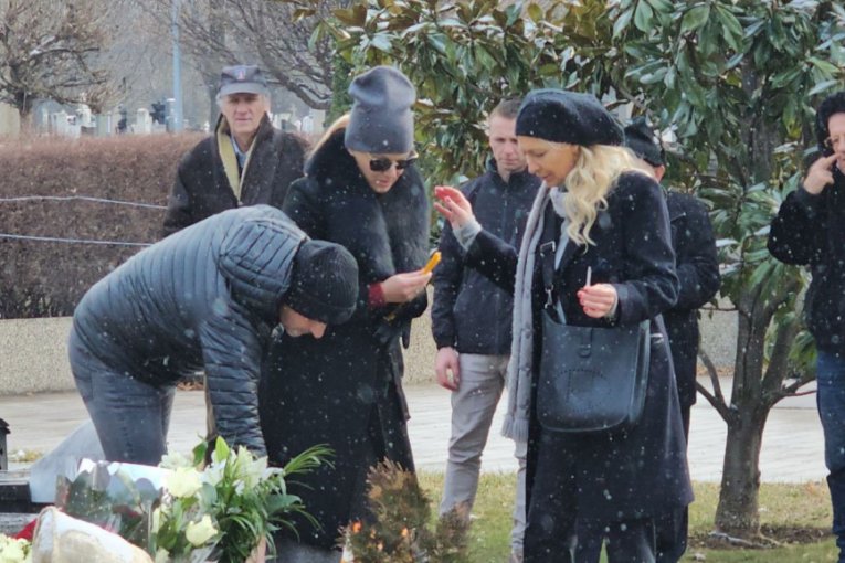 Ilda Šaulić na očevom pomenu