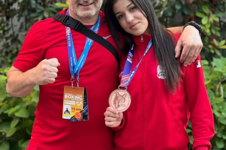 Sa bronzom osvojenom na Evropskom prvenstvu - Dragana sa trenerom Stojanom Kneževićem