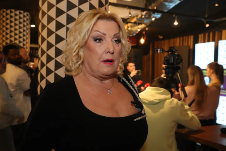 OVO JE OTAC PRETUČENOG SINA SNEŽANE ĐURIŠIĆ: Pokojni Slobodan je bio pevačicina VELIKA LJUBAV, čekala PUNOLETSTVO da se uda za njega!