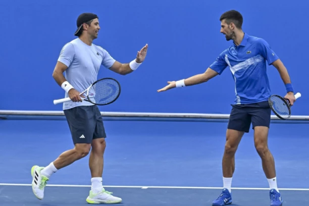 NAKON ELIMINACIJE U SINGLU ĐOKOVIĆ TRAŽI POPRAVNI U DUBLU: Novak ponovo na terenu u Dohi!