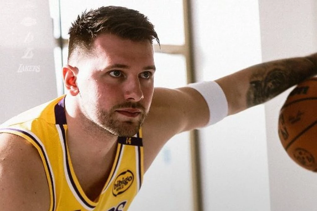 LUKA DONČIĆ SLAVIO DO ZORE ROĐENJE ĆERKE: Slovenačka NBA zvezda blista od sreće, Srbin mu pevao na uvce! (FOTO)