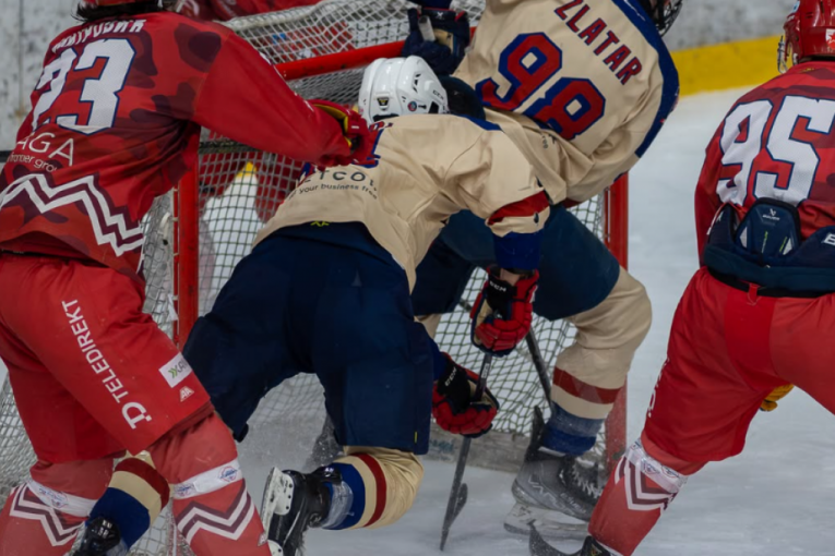 Crveno-beli "oklopnici" savladali Zagrepčane i plasirali se u polufinale IHL lige