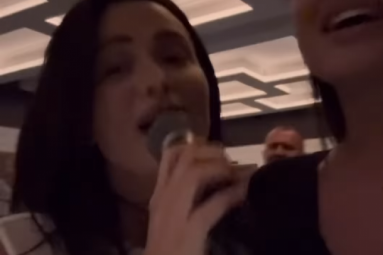 Milica slavi rođenje kume