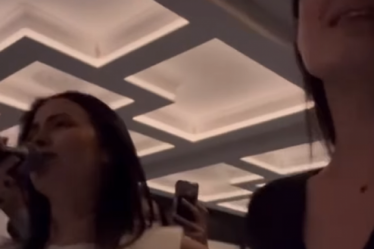 Milica slavi rođenje kume