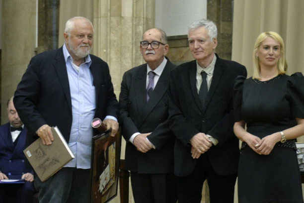 GAGI ANTONIJEVIĆU VUKOVA NAGRADA! Ovo su svi dobitnici, a među njima je i poznati GLUMAC!