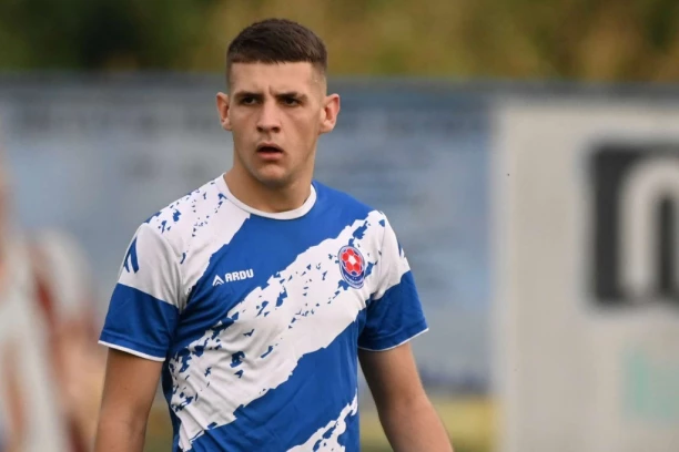 "TAMO JE POČELO SVE, NIJE SVE U NOVCU": Poruka kojom je mladi fudbaler potvrdio da se vraća kući!