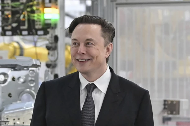 NEMA TAJ PARDONA NI ZA KOGA: Ilon Mask optužio predsednicu države da je povezana sa NARKO MAFIJOM! Evo kako će mu ona uzvratiti