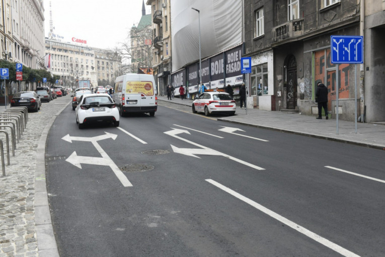 Nove oznake na Prizrenskoj ulici u Beogradu-zbunjujuća horizontalna signalizacija 
