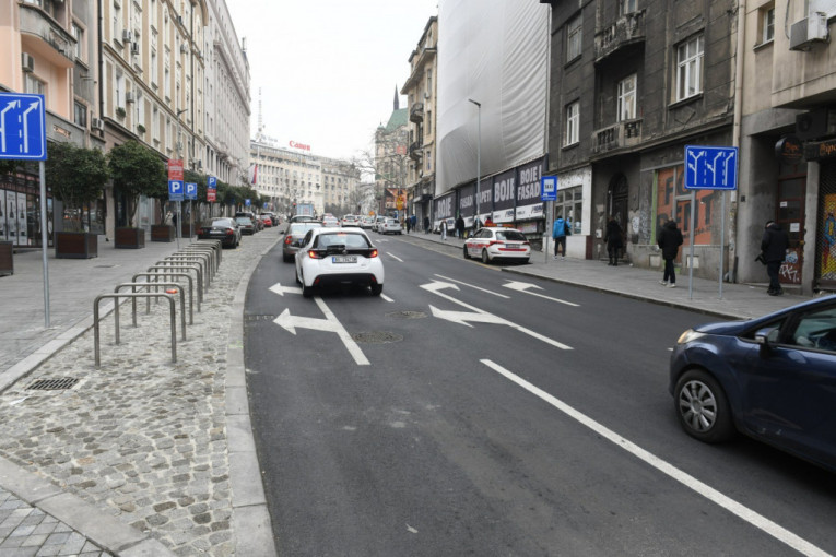 Nove oznake na Prizrenskoj ulici u Beogradu-zbunjujuća horizontalna signalizacija 