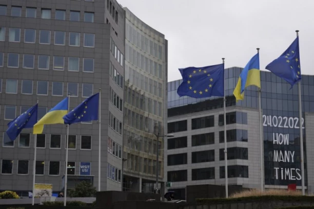 "EVROPSKA UNIJA NEĆE CRNU GORU": Poznati kolumnista ugasio nade komšijama da mogu do članstva!