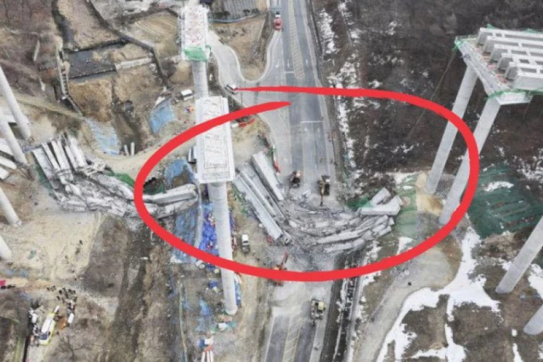 STRAVIČNE 3 SEKUNDI SMRTI! Vozač zabeležio JEZIVO RUŠENJE MOSTA, ovako su ljudi poginuli! (VIDEO)