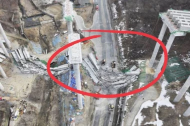 STRAVIČNE 3 SEKUNDI SMRTI! Vozač zabeležio JEZIVO RUŠENJE MOSTA, ovako su ljudi poginuli! (VIDEO)