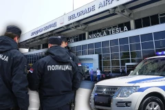 HAPŠENJE NA BEOGRADSKOM AERODROMU! Žena pokušala da podmiti graničnu policiju!