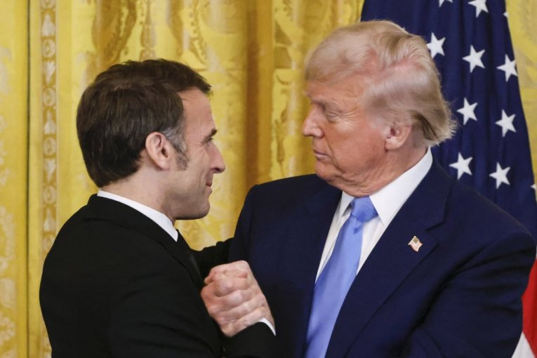 БЛИЖНИЙ ВОСТОК НА ГРАНИ ПЕРЕВОРОТА?! Состоялся разговор Макрона и Трампа, ЭТО была главная ТЕМА