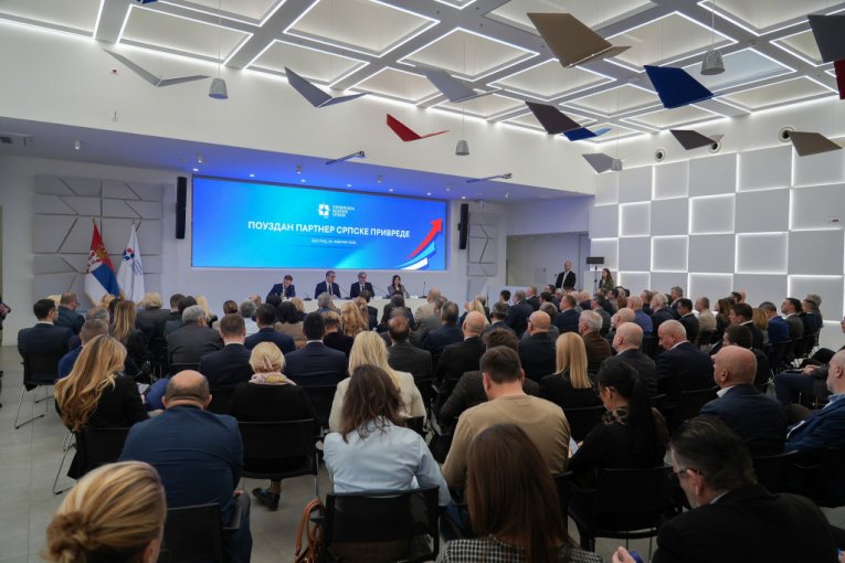 Sastanak državnog vrha i privrednika u prostorijama PKS