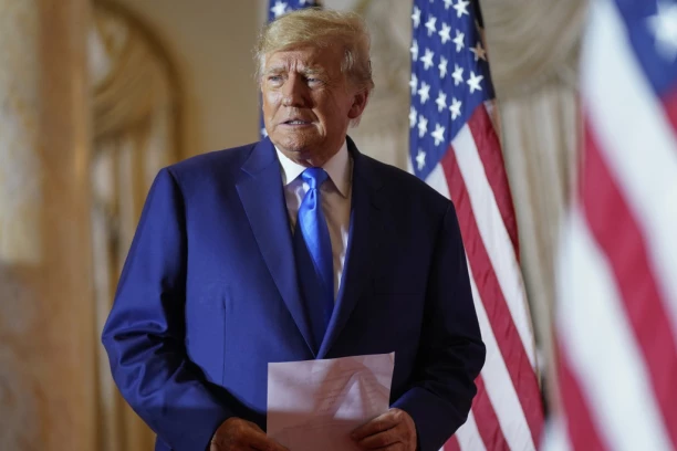 TOLIKO GA TRENUTNO ZANIMAJU PREGOVORI: Evo kog čoveka Tramp šalje za sto sa Rusima i Ukrajincima