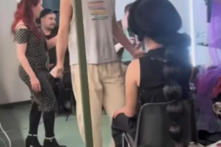 ''Harem girls'' bez kostima