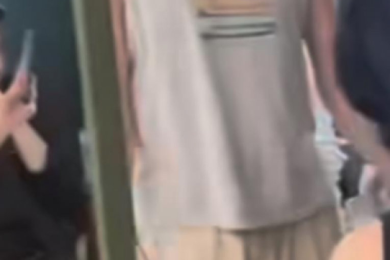 ''Harem girls'' bez kostima