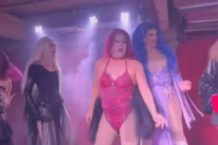 ''Harem girls'' bez kostima