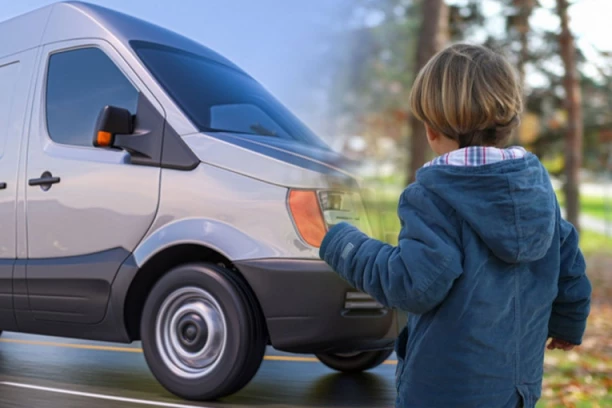 "TO NIJE TVOJ SIN, DAJ GA!" NOVI POKUŠAJ OTMICE! Napadač probao da iz prodavnice petogodišnjaka istrgne iz ruku majke