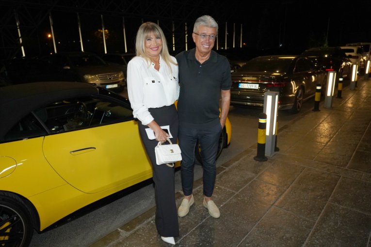Suzana Jovanović i Saša Popović auto