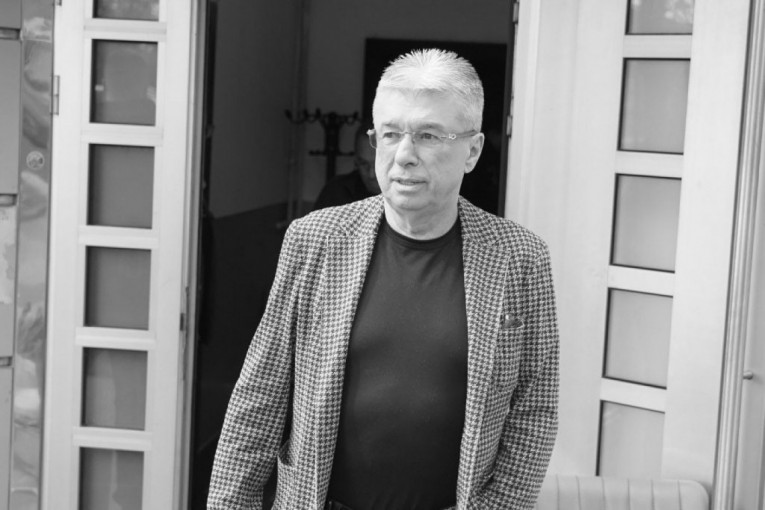 Saša Popović preminuo