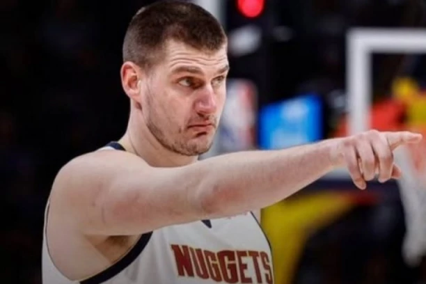 DENVER NA POLUVREMENU VODI NA KRILIMA JOKIĆA! Nikola nije sa ove planete!